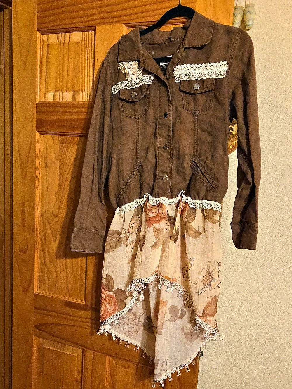 Upcyled Floral Lace Trim HiLo Duster in Brown & Cream Size L